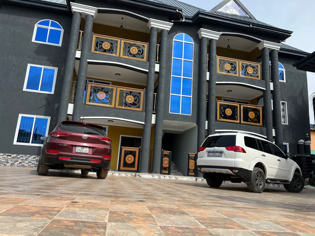 3 BEDROOM APARTMENT FOR RENT