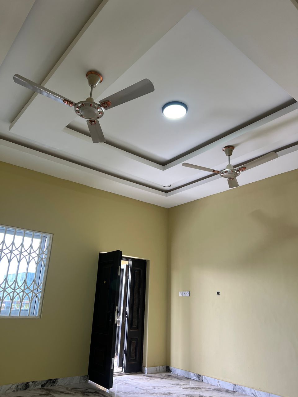 3 BEDROOM APARTMENT FOR RENT-image
