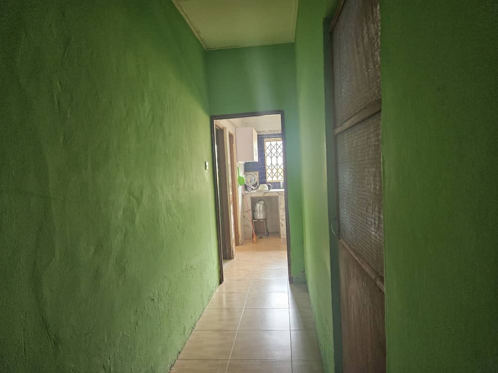 8 BEDROOMS CONSISTING OF FOUR APARTMENTS FOR SALE-image