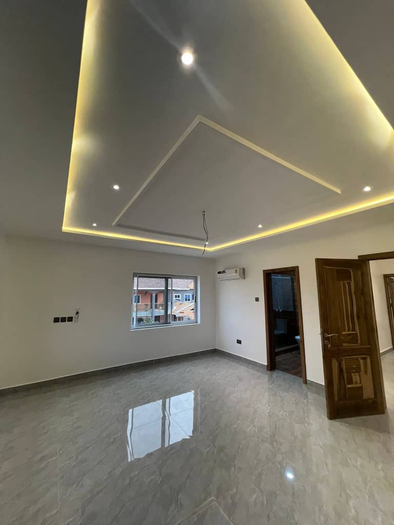 3 BEDROOM HOUSE FOR SALE-image