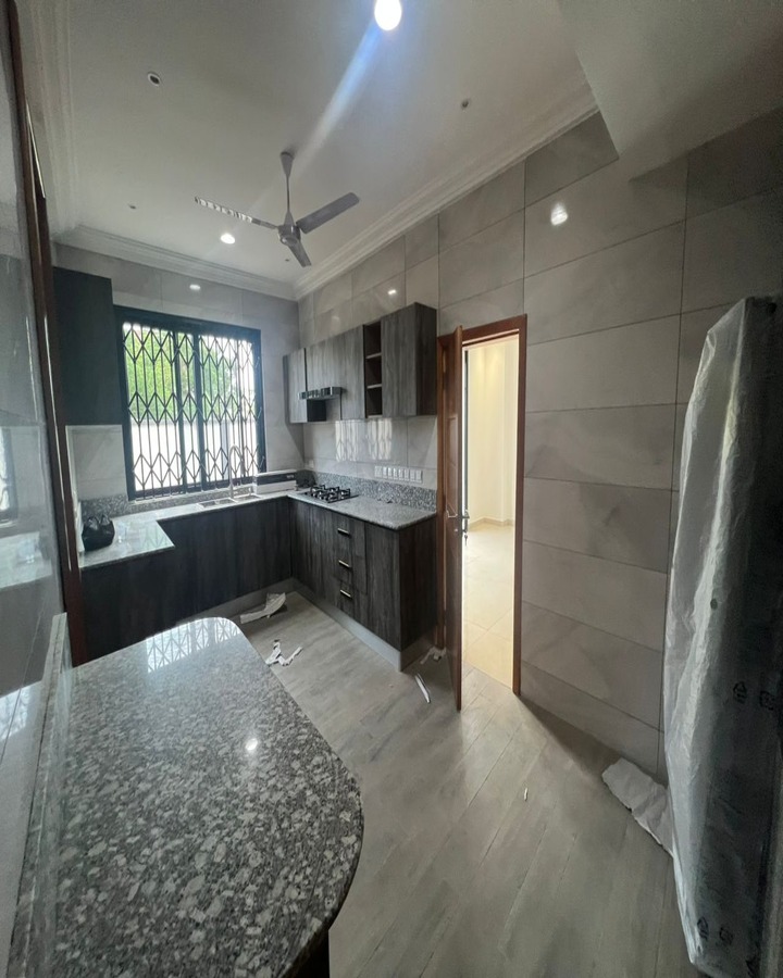 4 BEDROOM HOUSE FOR SALE-image