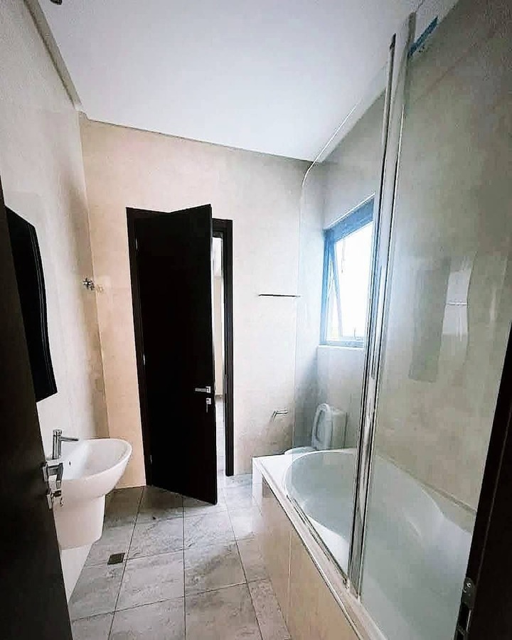 4 BEDROOM HOUSE FOR RENT-image