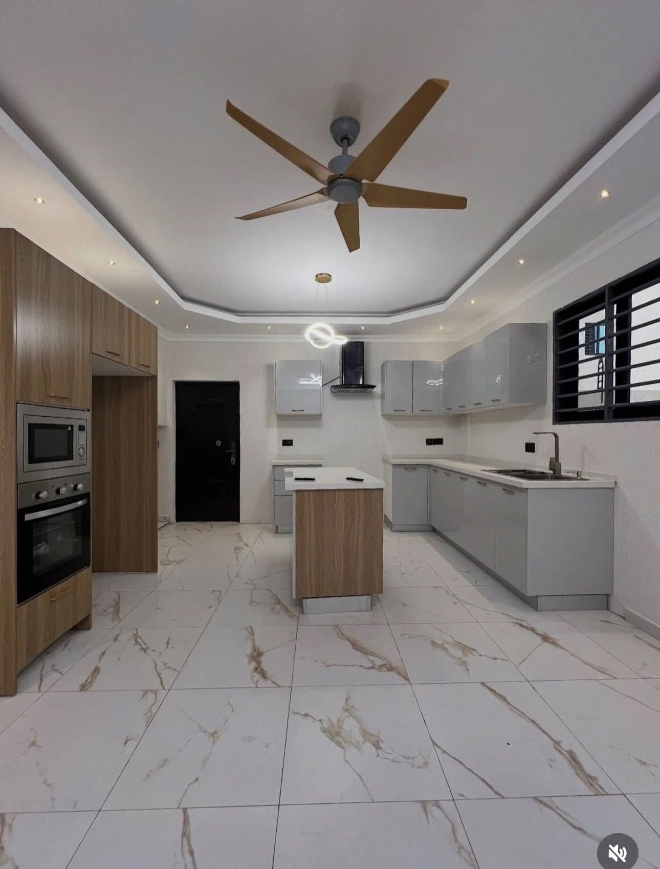 2 bedroom townhouse for rent-image