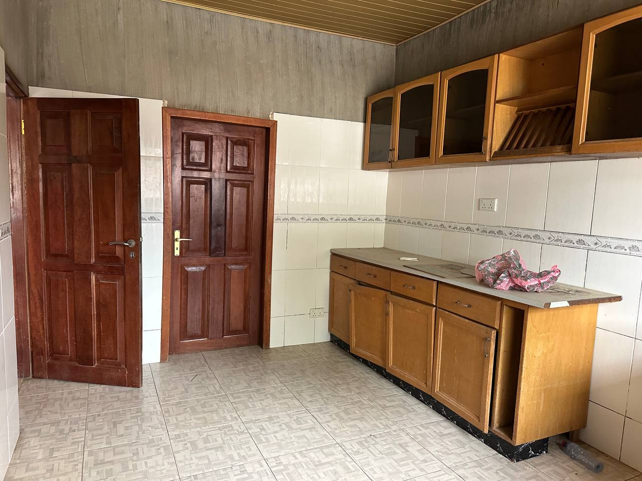 5 BEDROOM FOR SALE-image