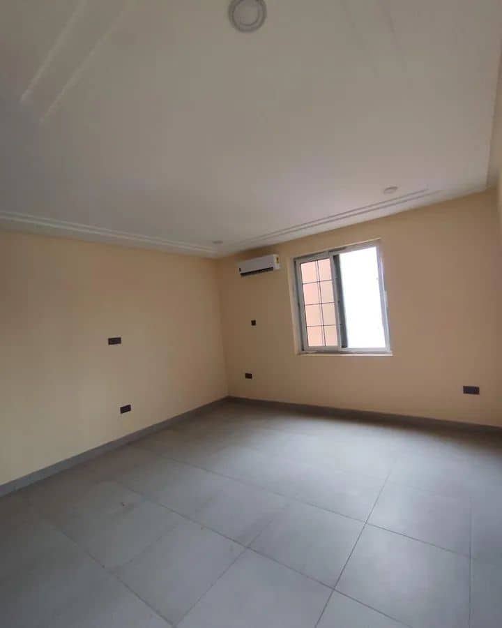 4 BEDROOM TOWNHOUSE FOR RENT-image