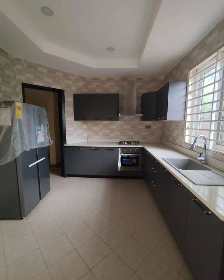 4 BEDROOM TOWNHOUSE FOR RENT-image