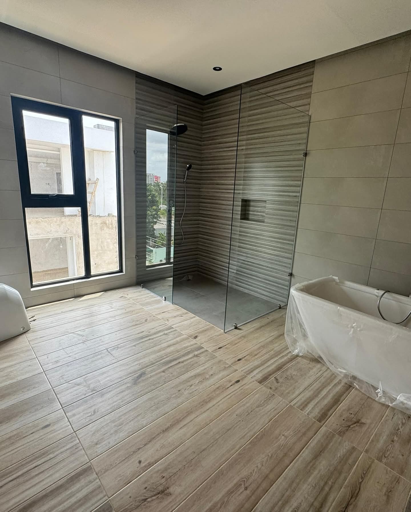 4 BEDROOM HOUSE FOR SALE-image