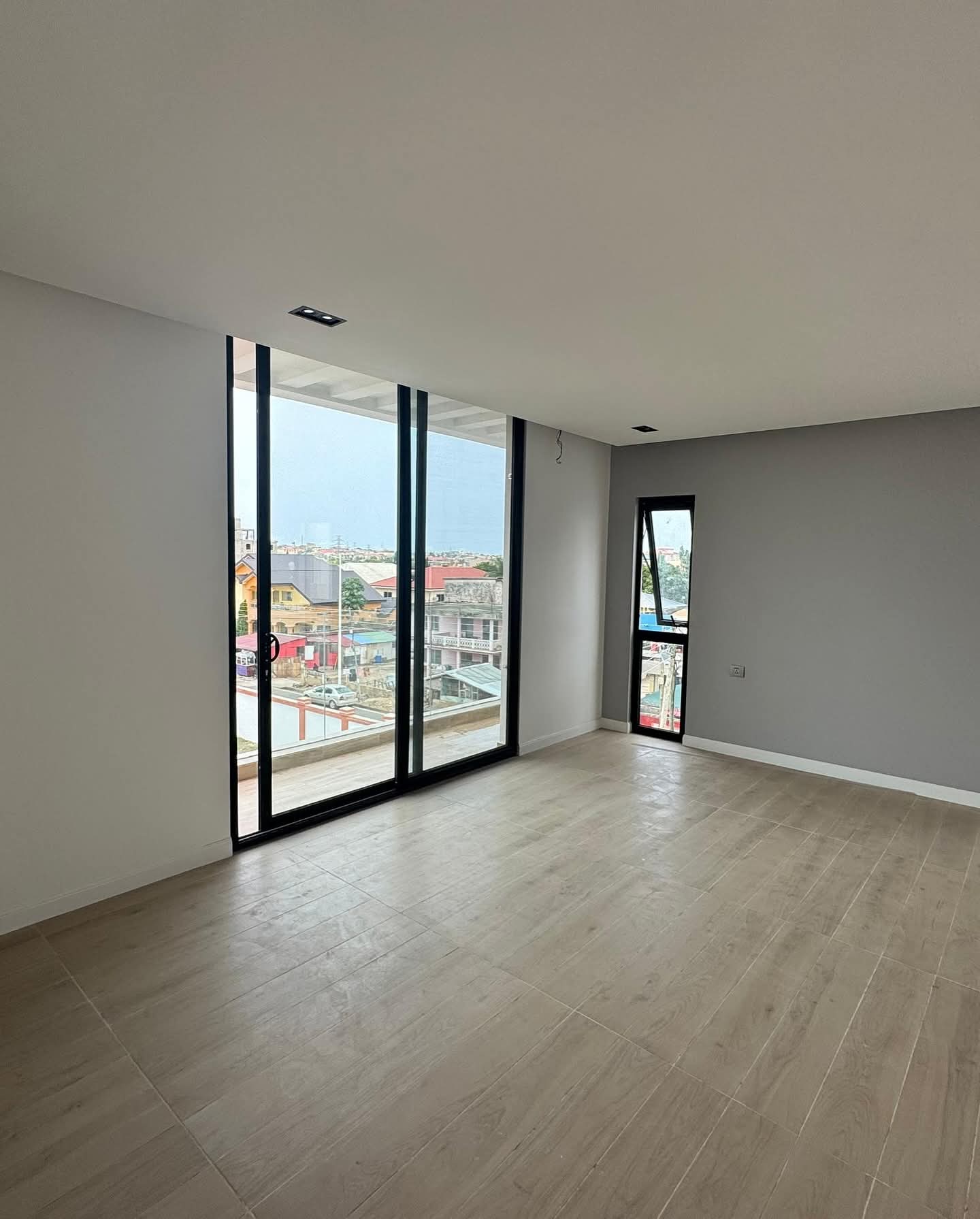 4 BEDROOM HOUSE FOR SALE-image