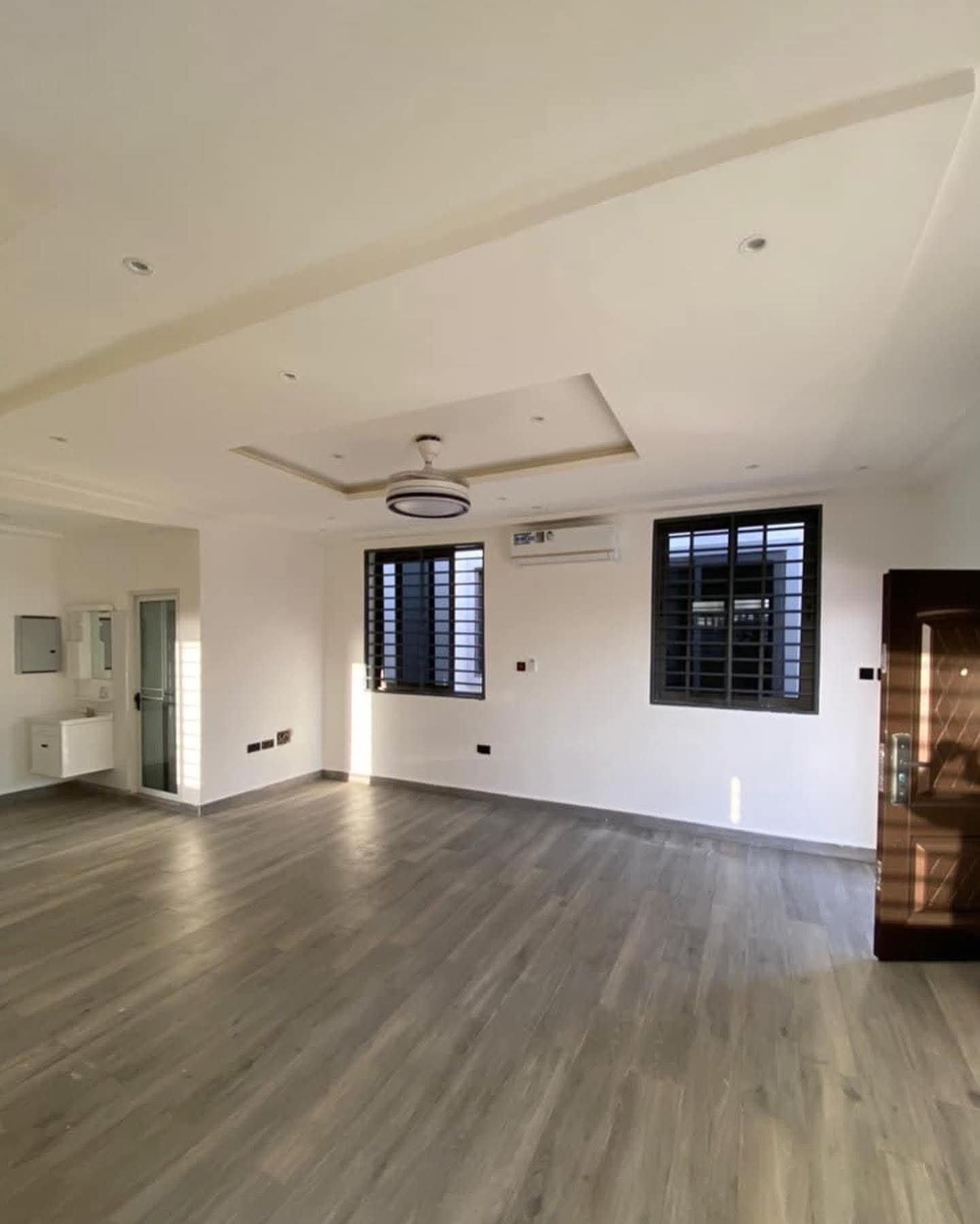 🏡 2 BEDROOM APARTMENT FOR RENT-image