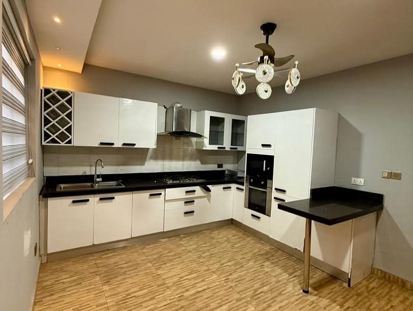 3 BEDROOM TOWNHOUSE FOR SALE-image