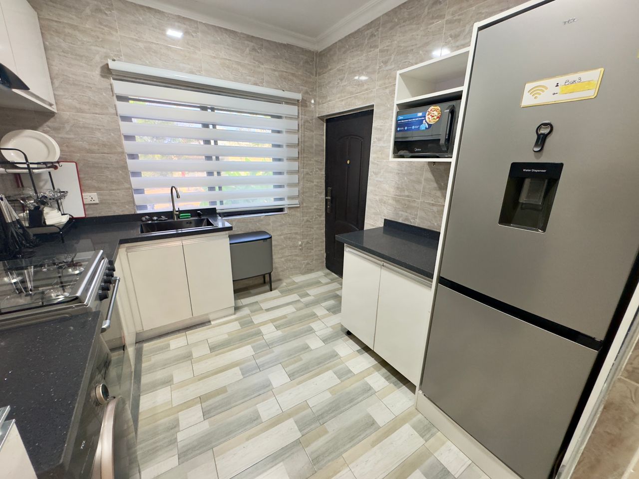 2 BEDROOM FURNISHED APARTMENT TO LET-image