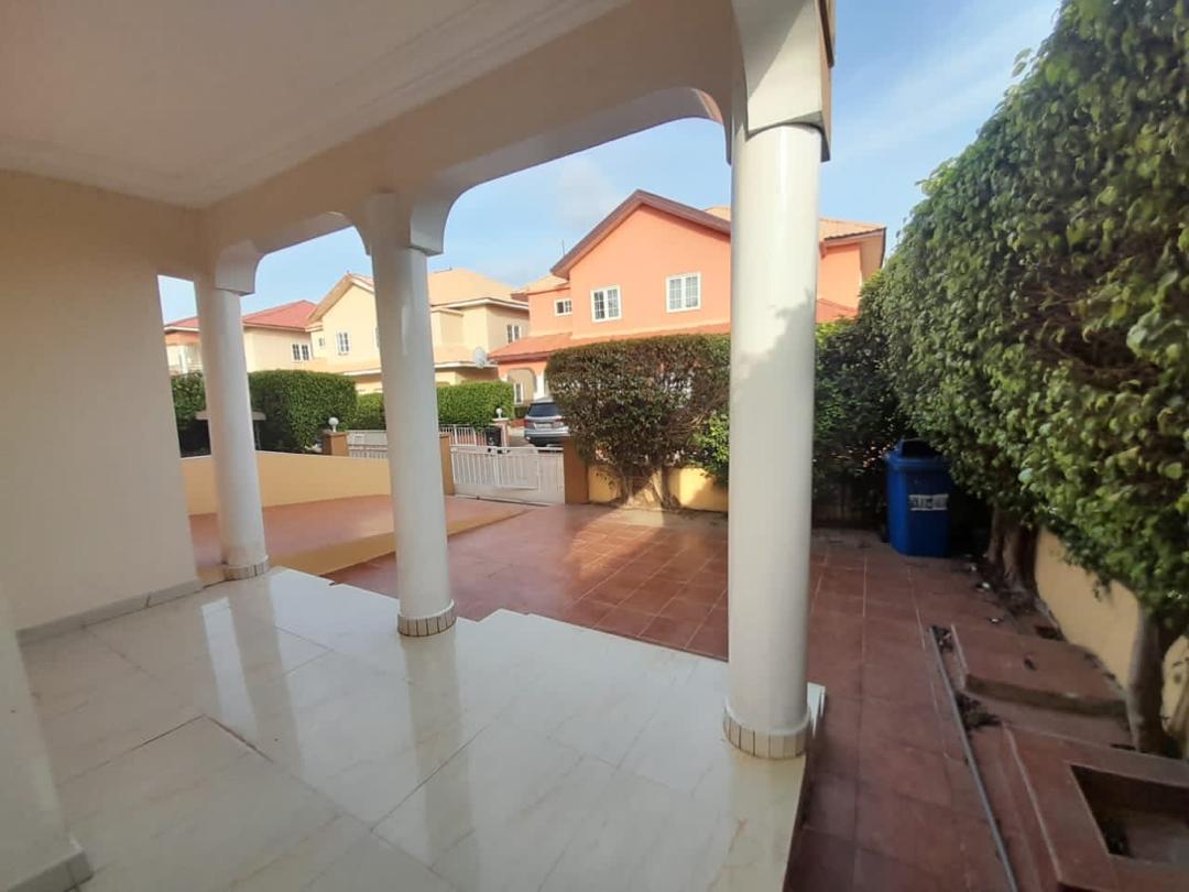 3 BEDROOM FULLY FURNISHED SEMI DETACHED HOUSE FOR RENT-image