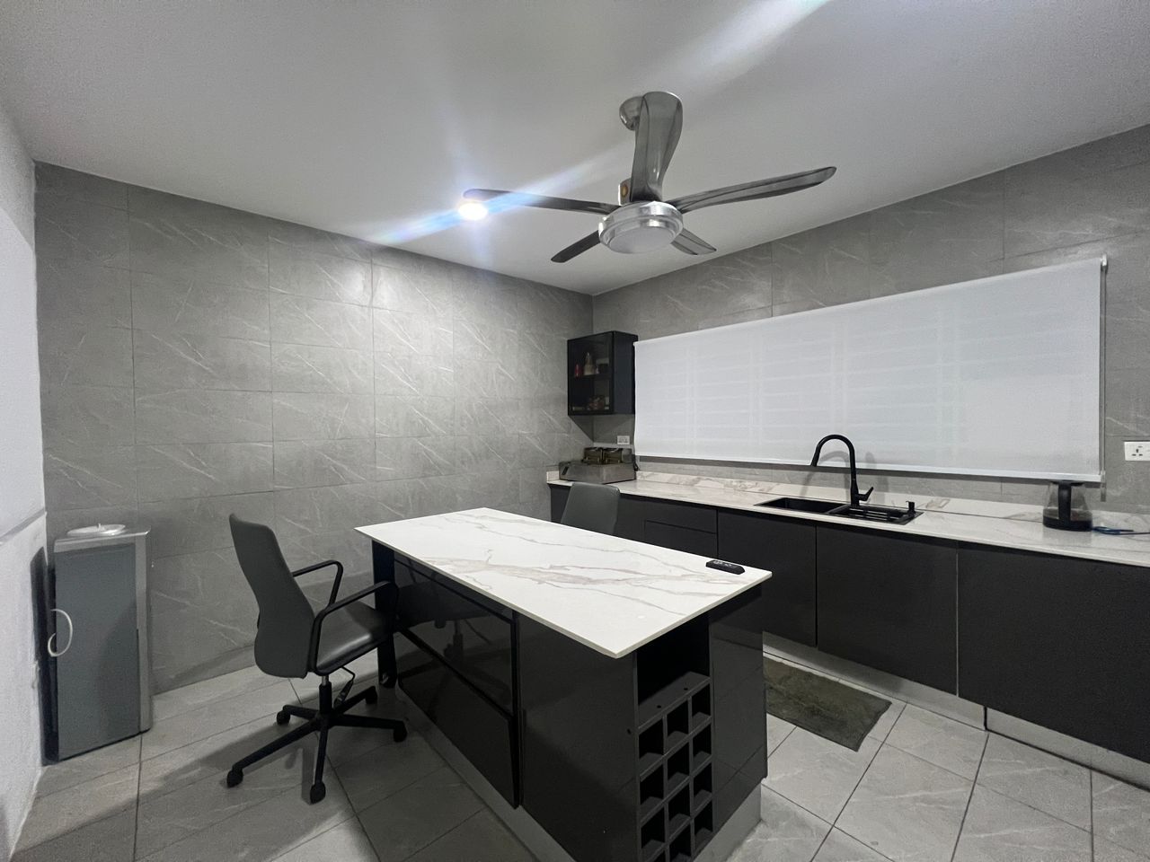 Commercial Property For Rent||-image