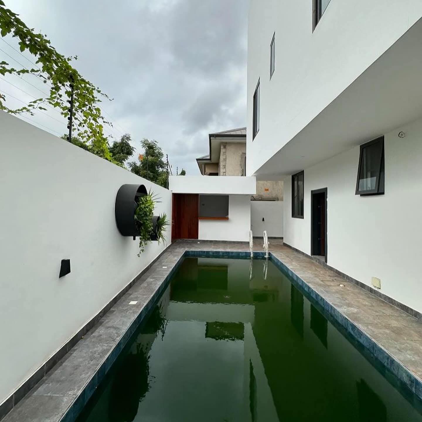 4 BEDROOM HOUSE FOR SALE-image