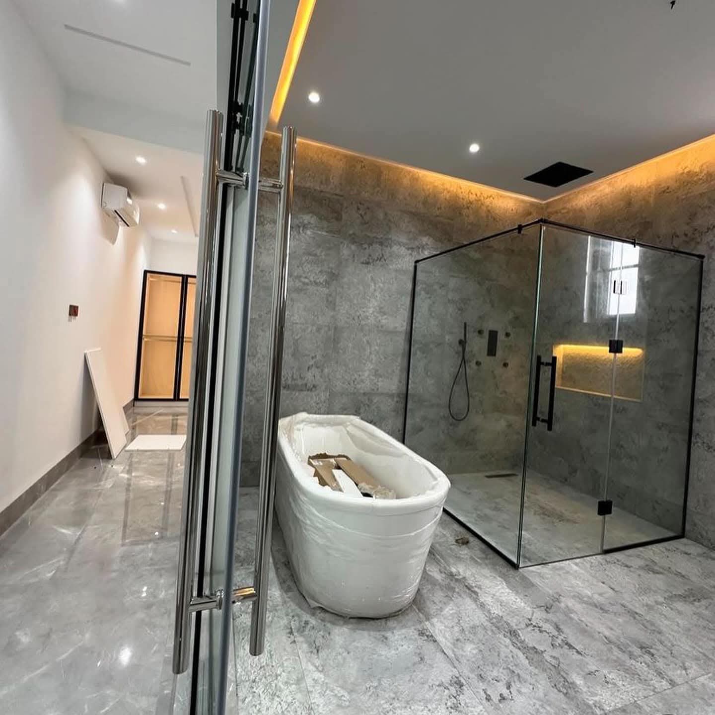 4 BEDROOM HOUSE FOR SALE-image