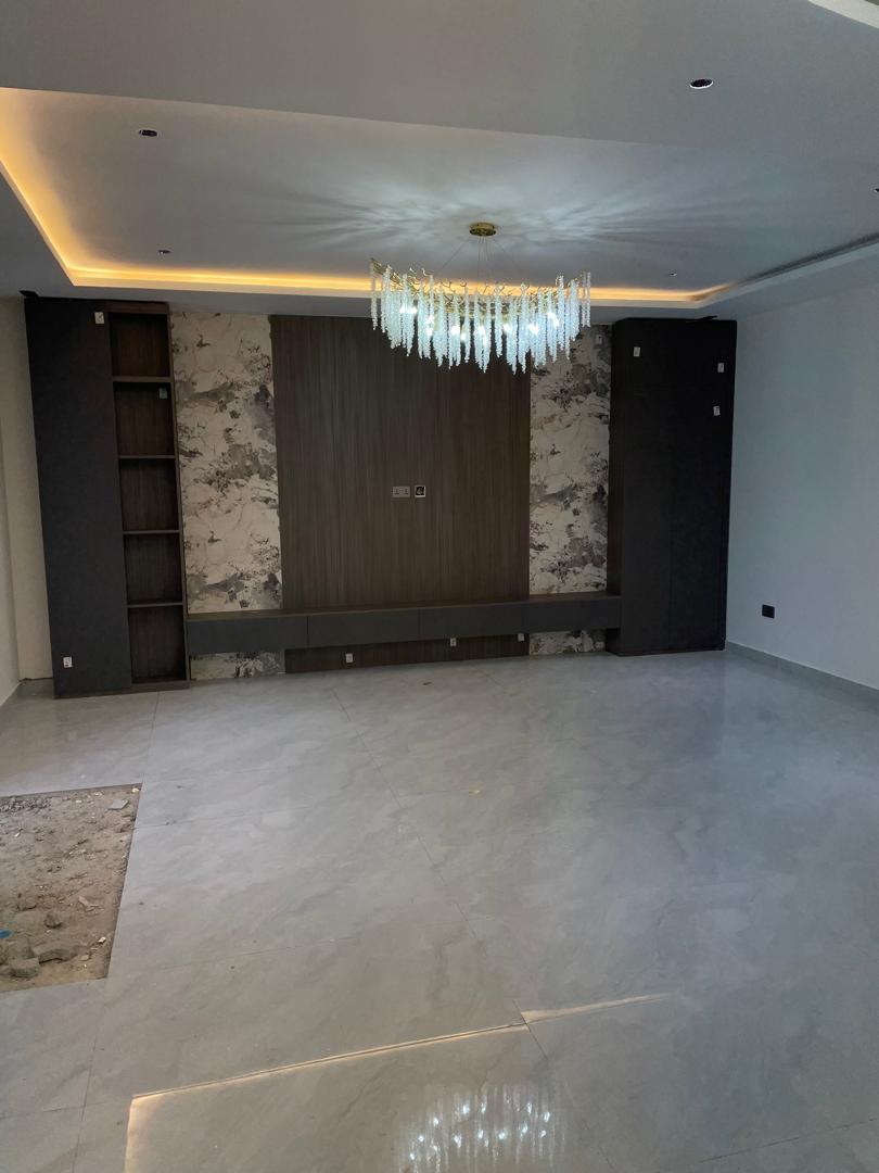 5 BEDROOM HOUSE FOR SALE-image