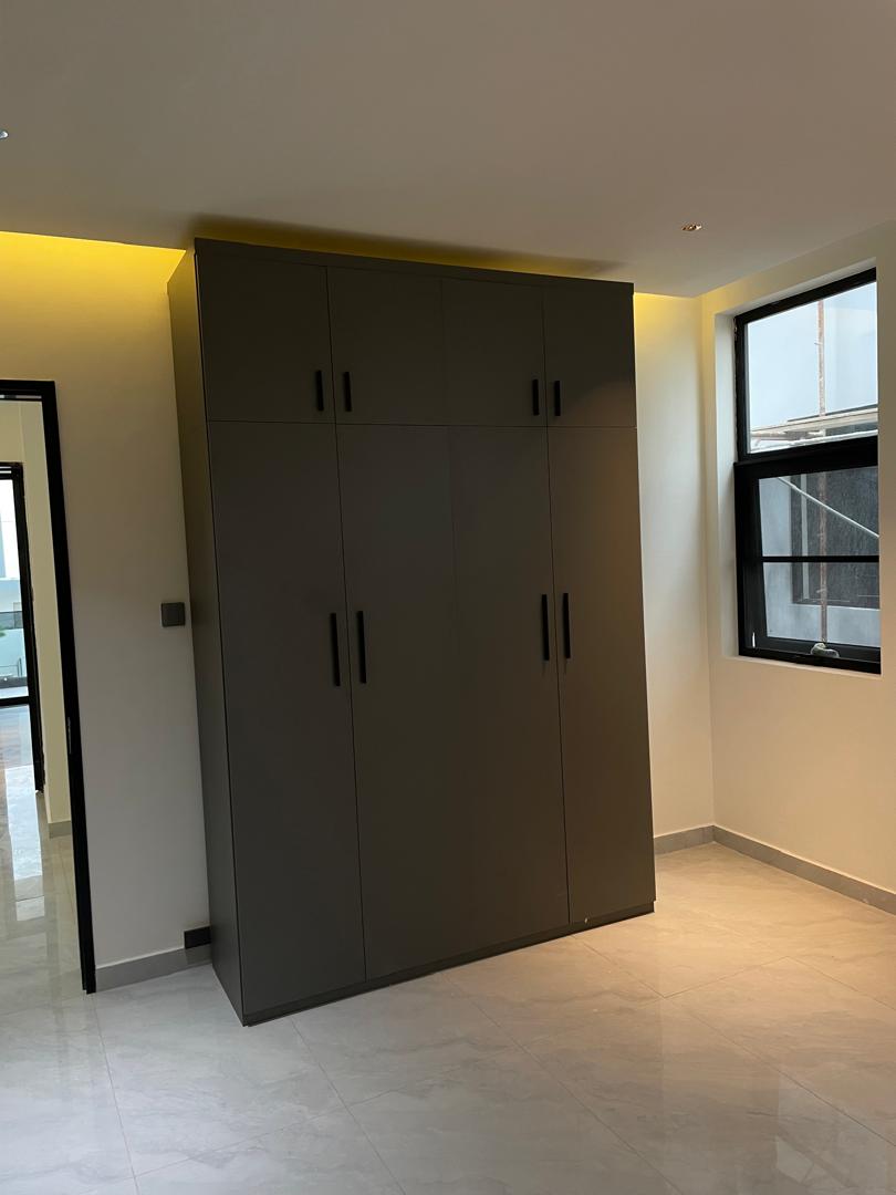 5 BEDROOM HOUSE FOR SALE-image