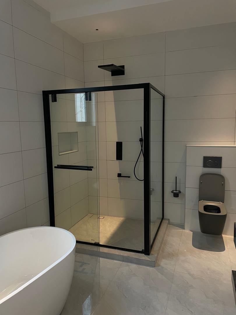 5 BEDROOM HOUSE FOR SALE-image