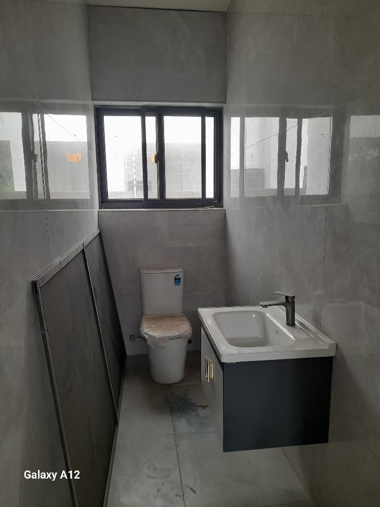 4 BEDROOM HOUSE FOR SALE-image