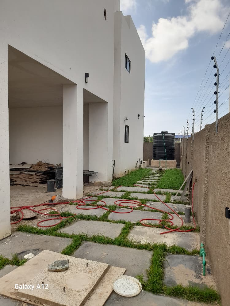 4 BEDROOM HOUSE FOR SALE-image