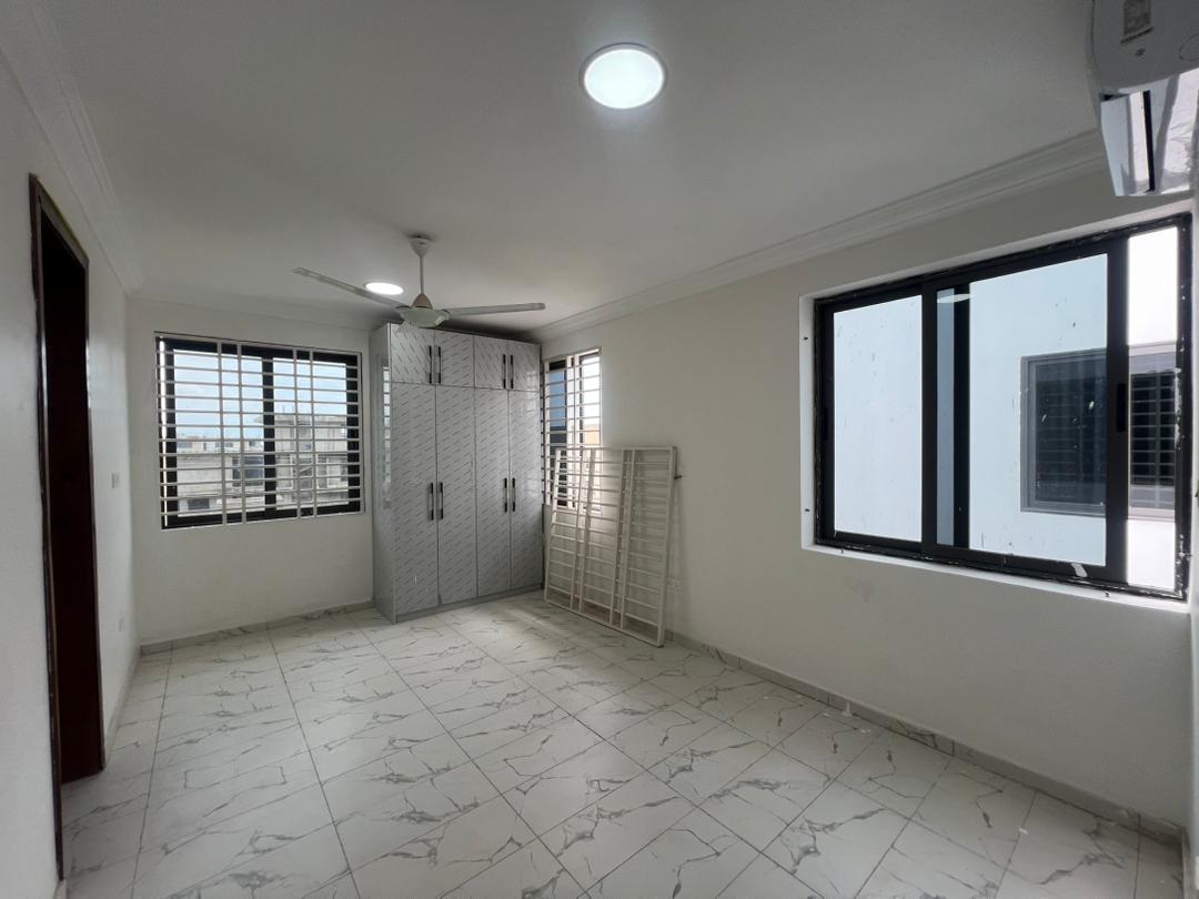 4 BEDROOM HOUSE FOR SALE-image