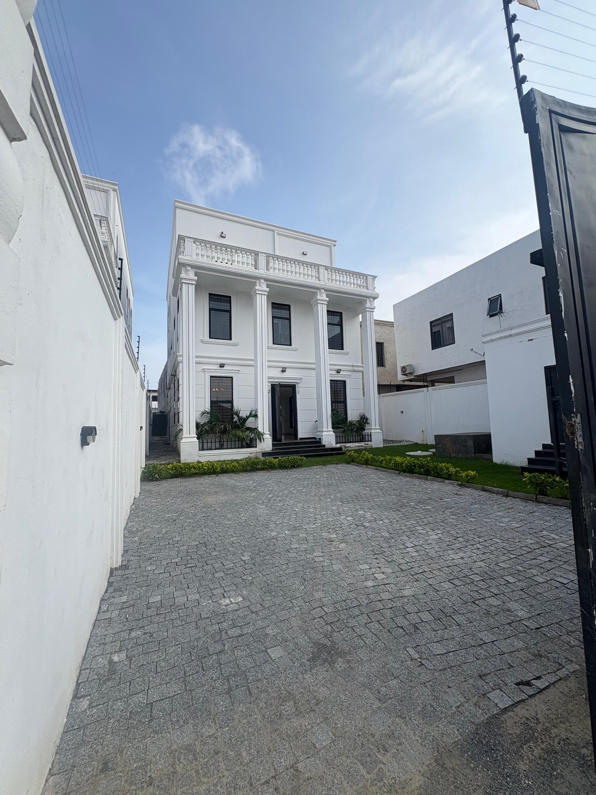 4 BEDROOM HOUSE FOR SALE