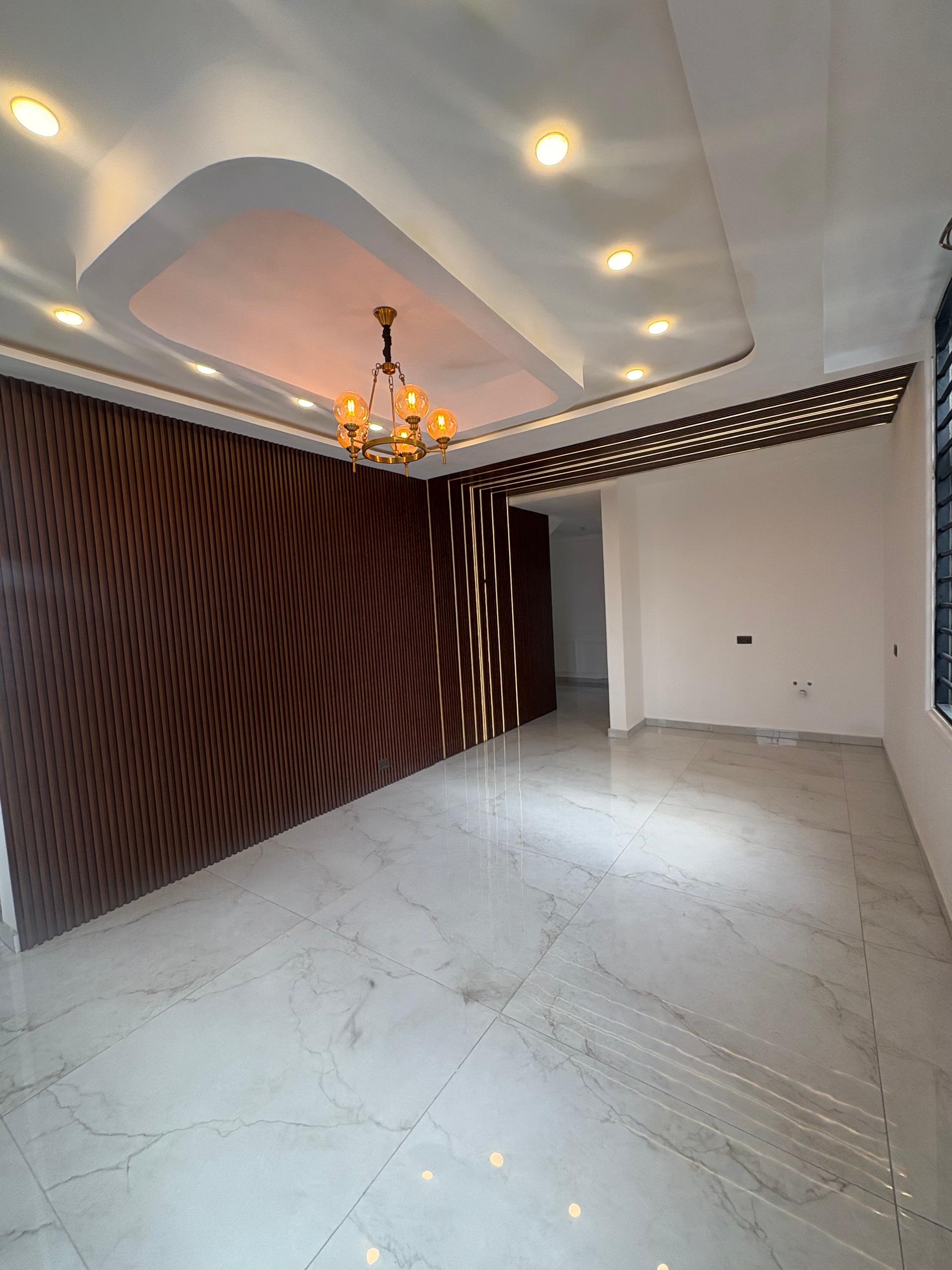 4 BEDROOM HOUSE FOR SALE-image