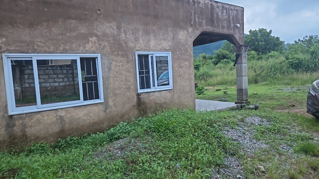 3 BEDROOM HOUSE FOR SALE-image