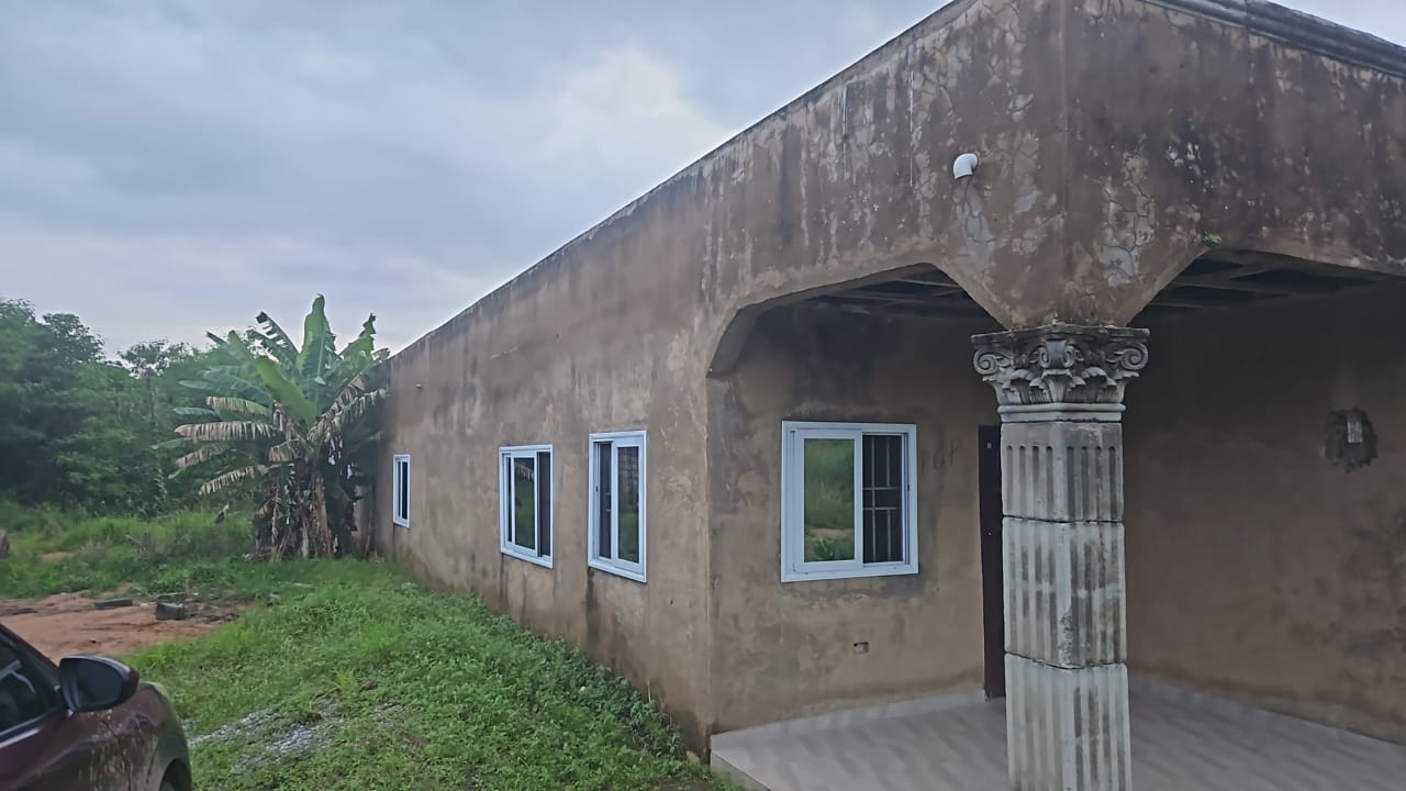 3 BEDROOM HOUSE FOR SALE-image